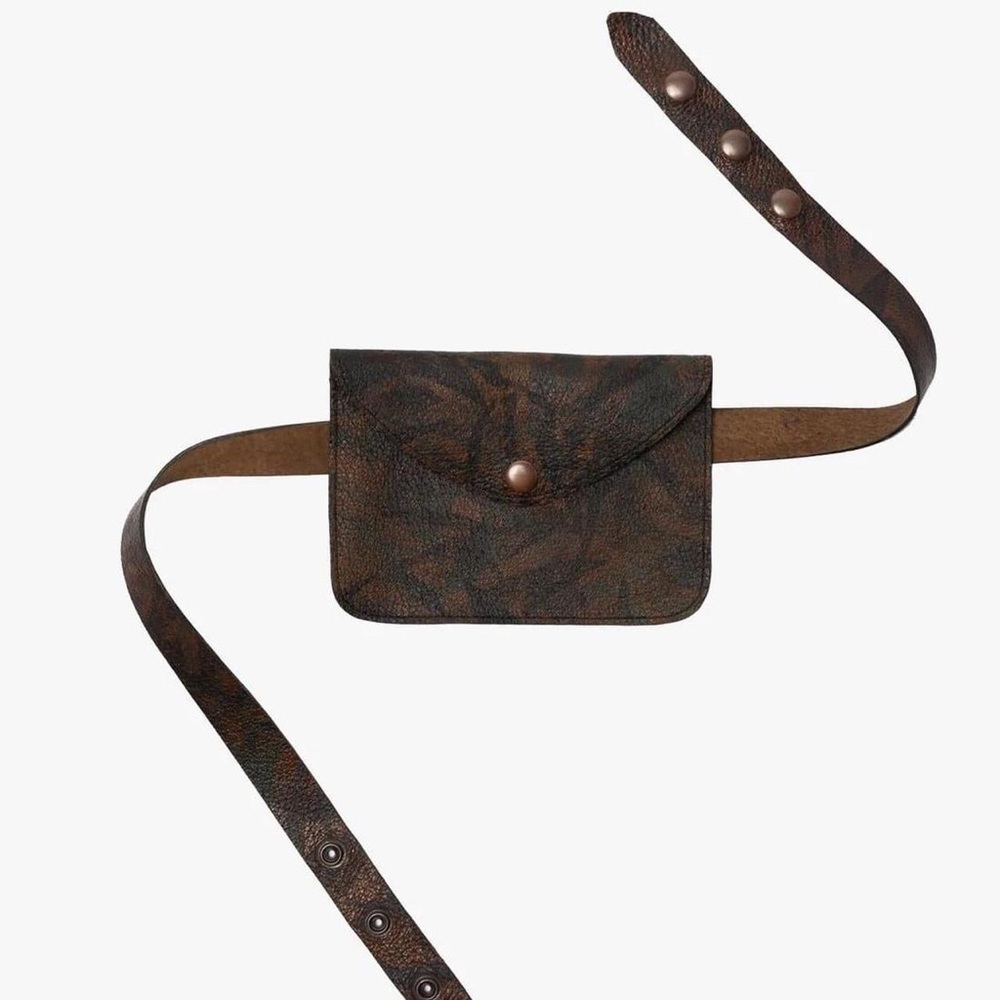 Los Angeles Apparel Belted Envelope Genuine Leather Wallet in Jungle